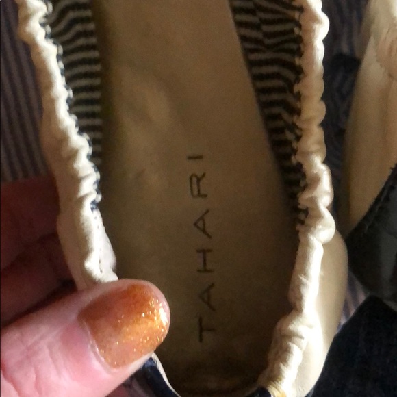 Tahari off white and blue foldable ballet flats - Picture 4 of 7